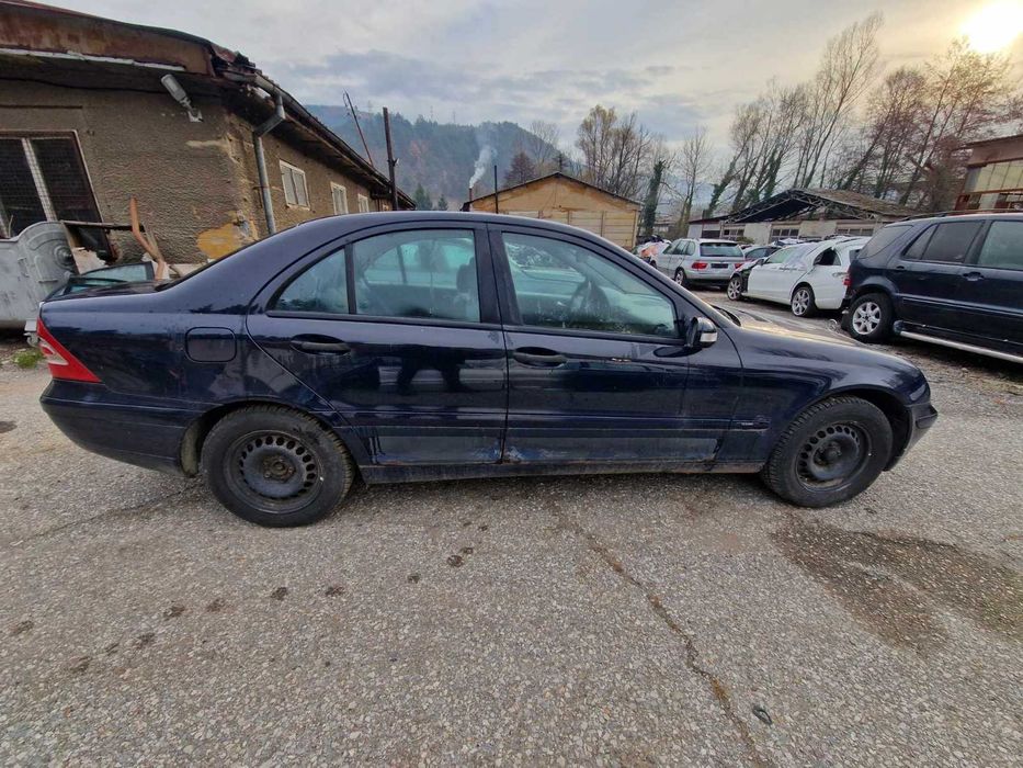 Mercedes W203 C200CDI 116кс ксенон ръчка седан НА ЧАСТИ!