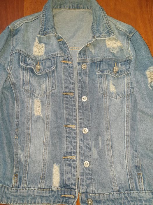Vand geaca clasica blug cu rupturi L/ Xl