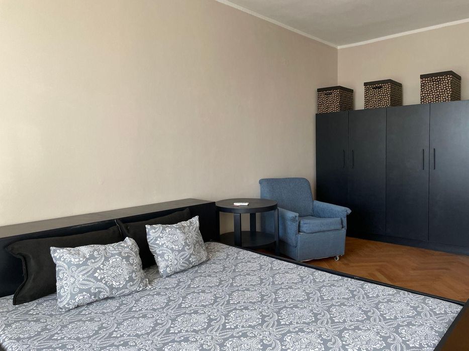 Дава се под наем Тристаен апартамент в Пловдив, Младежки Хълм - 80 кв.м за 488.58 € - Снимка #4