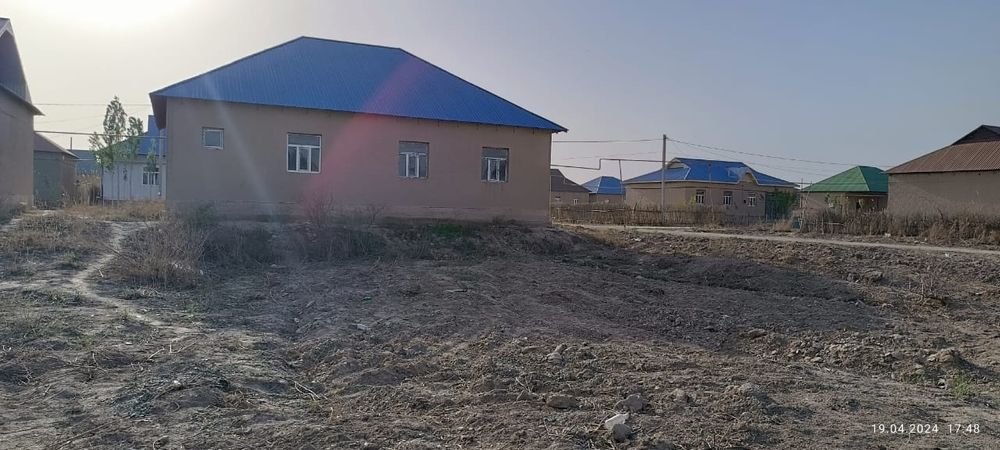 Уй сатылады 11х14  черновой  жагдайда тур