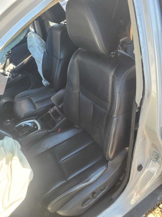 Scaun sofer piele fara airbag cu defect la prindere Nissan X-trail T32