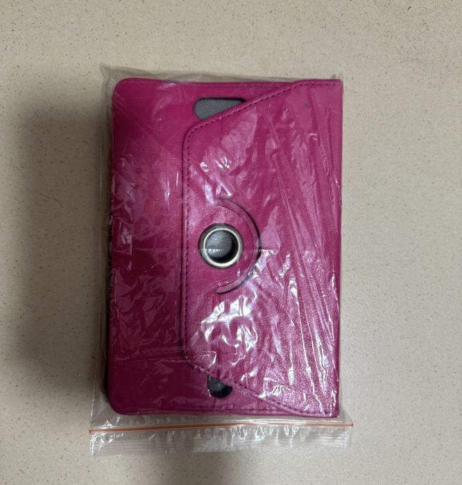 Чехлы на планшет