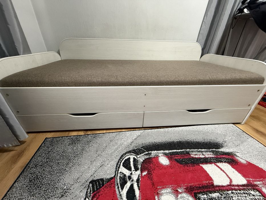 Односпальная кровать