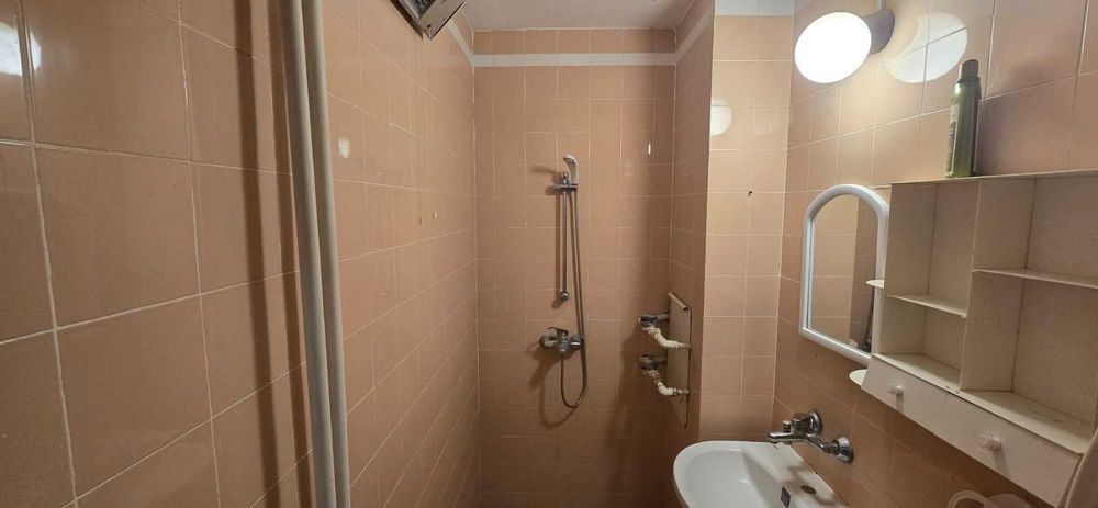 Дава се под наем Тристаен апартамент в Бургас, Братя Миладинови - 100 кв.м за 450 € - Снимка #4