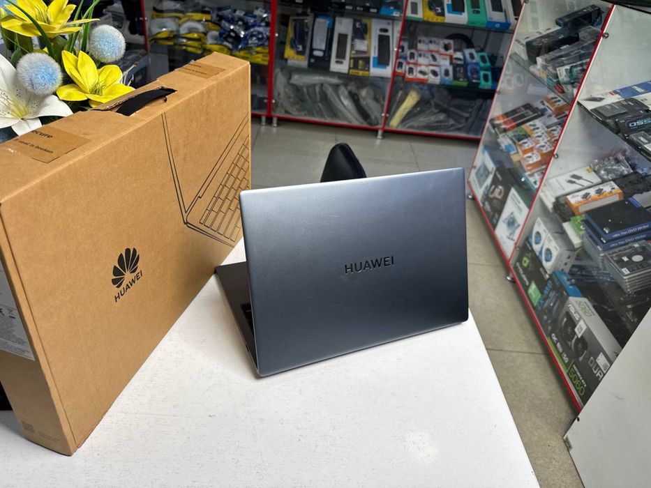 Huawei i5 13420H atiga 1 kun ishlagan