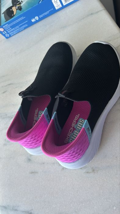 Adidasi Skechers 33