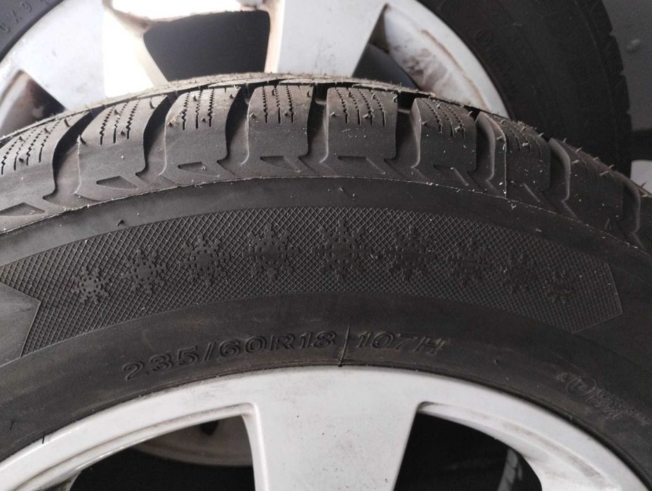 Продават се 4 Зимни гуми с бели джанти за Кадилак SRX 235/60 R 18. Цена 400€.  Цената е Без коментар. При интерес звъннете на  0895/530-701