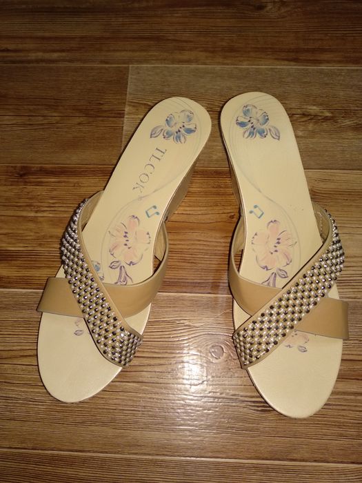 Босоножки 39размер