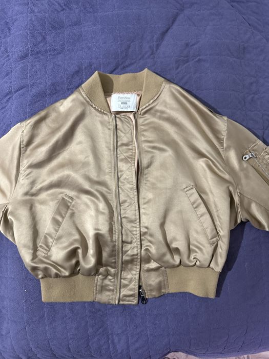 Бомбер укороченный bershka