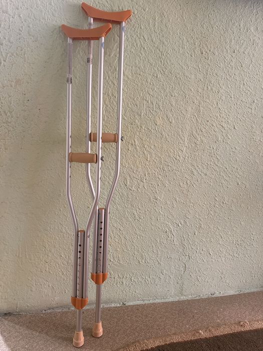 Продаются костыли