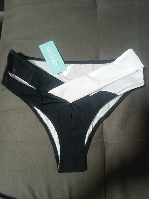 Нов бански долнище