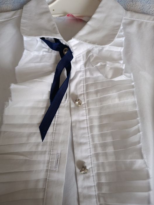 Продам кофточку школьную