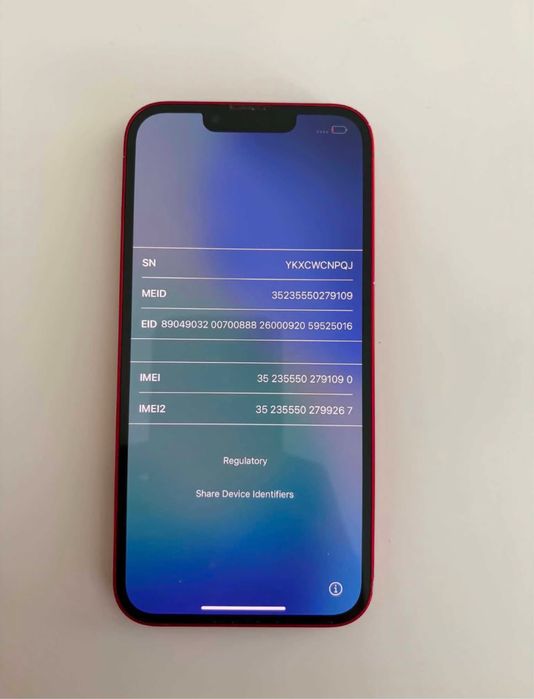 Iphone 13 red.