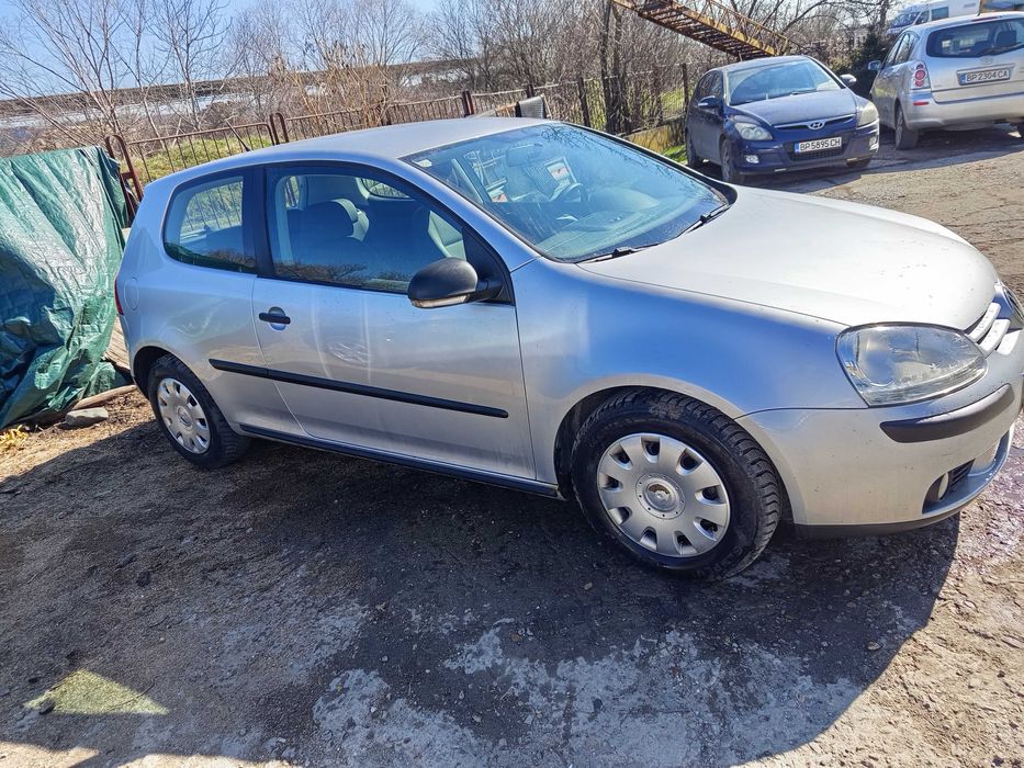 Продавам голф5 1,9 тди 90 к.с. нов внос в топ състояние.