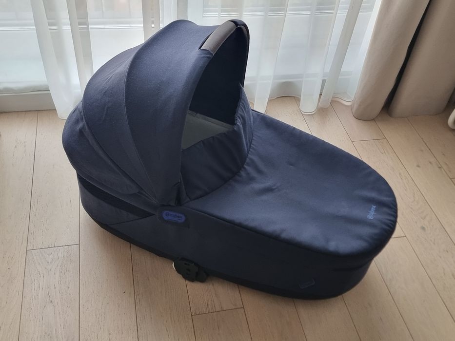 Vând landou Cybex Cot S Lux culoare Navy Blue