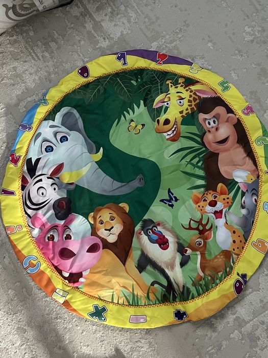 Игровой коврик яркий, красочный