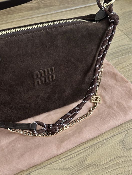 НЕВЕРОЯТНА! Дизайнерска чанта от 100% натурален велур, кафява