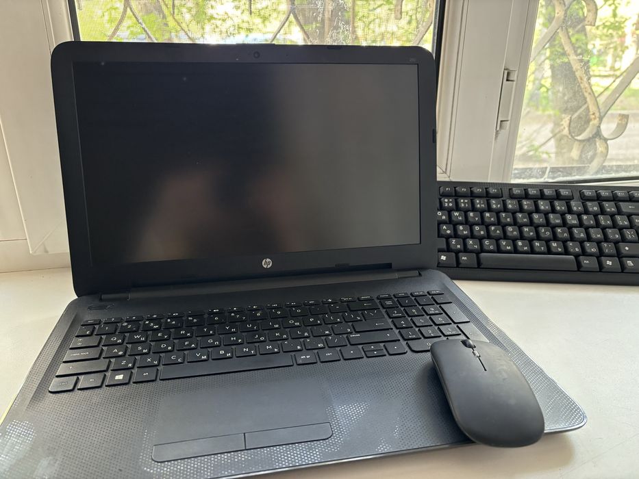 Ноутбук HP i3-5005U