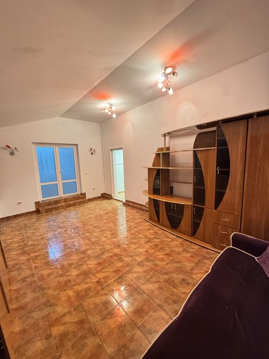 De inchiriat 2 apartamente