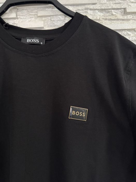 Tricou Boss Barbați!
