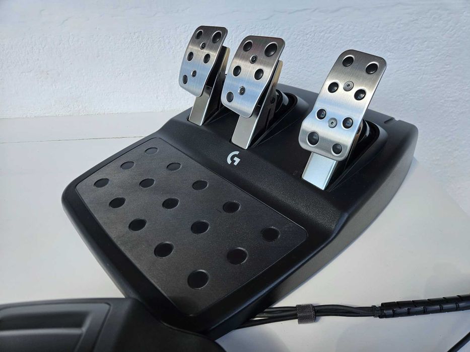Logitech G923 със скорости
