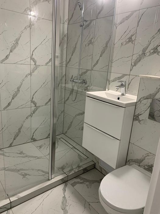 Închiriez apartament