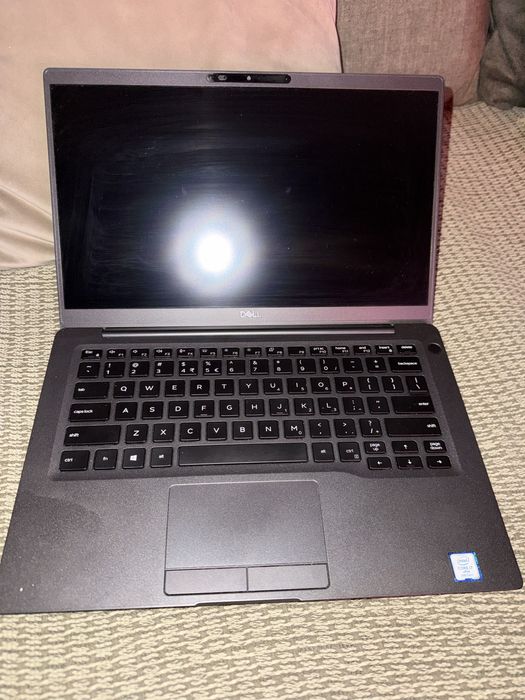 Laptop DELL Latitude 7400