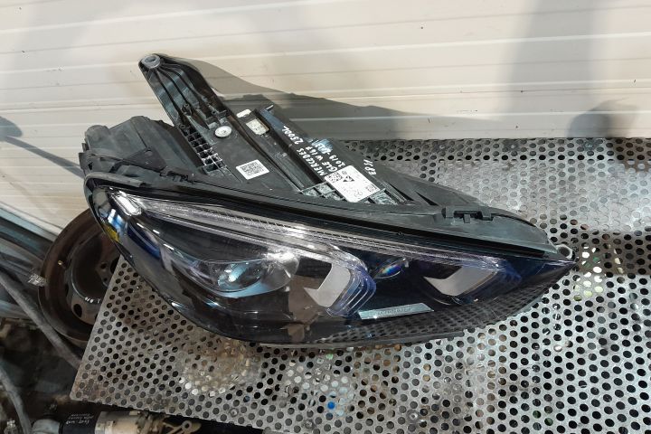 FAR DREAPTA  A1679068607 MX1253 Mercedes-Benz GLE a 2-a generatie (W1