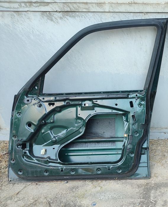 Передняя дверь R на БМВ Е34 BMW E34