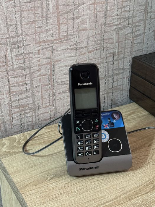 Радиотелефон Panasonic KX-TG6811 черный