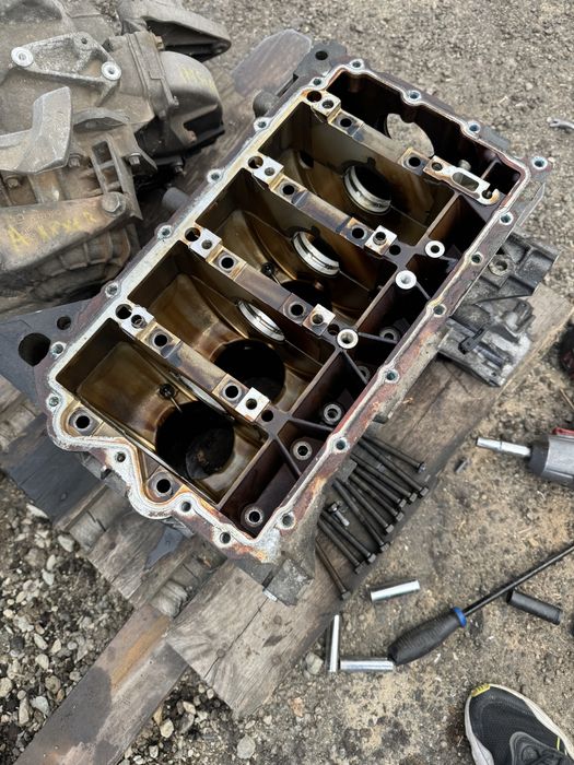 Chiuloasa bloc motor N43 pompa ulei capac culbutori