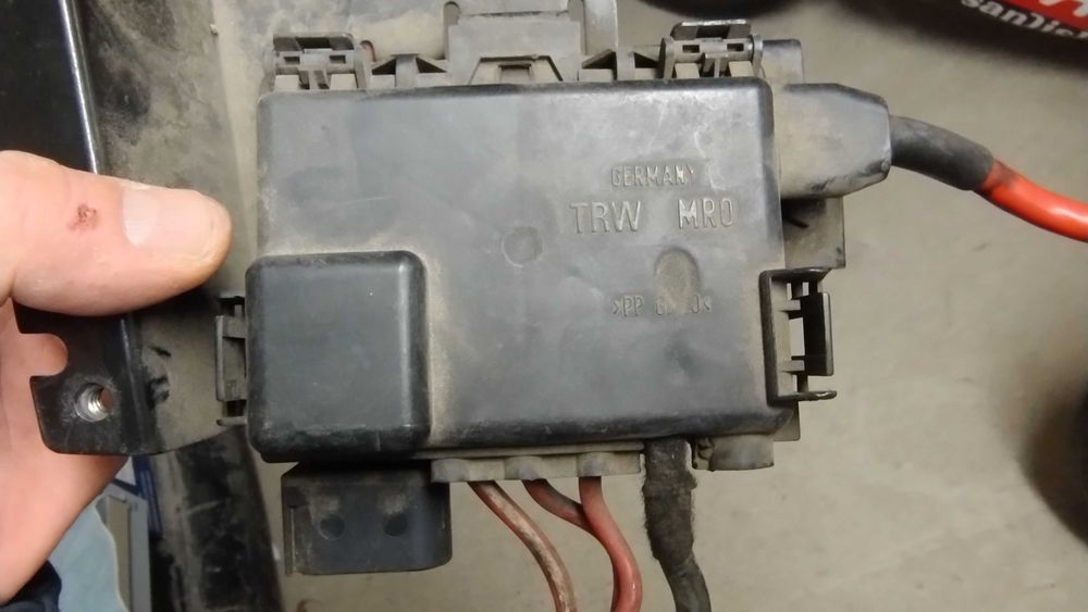 Реле вентилатор VW FORD SEAT YM218C616AA  ,  7M5919506