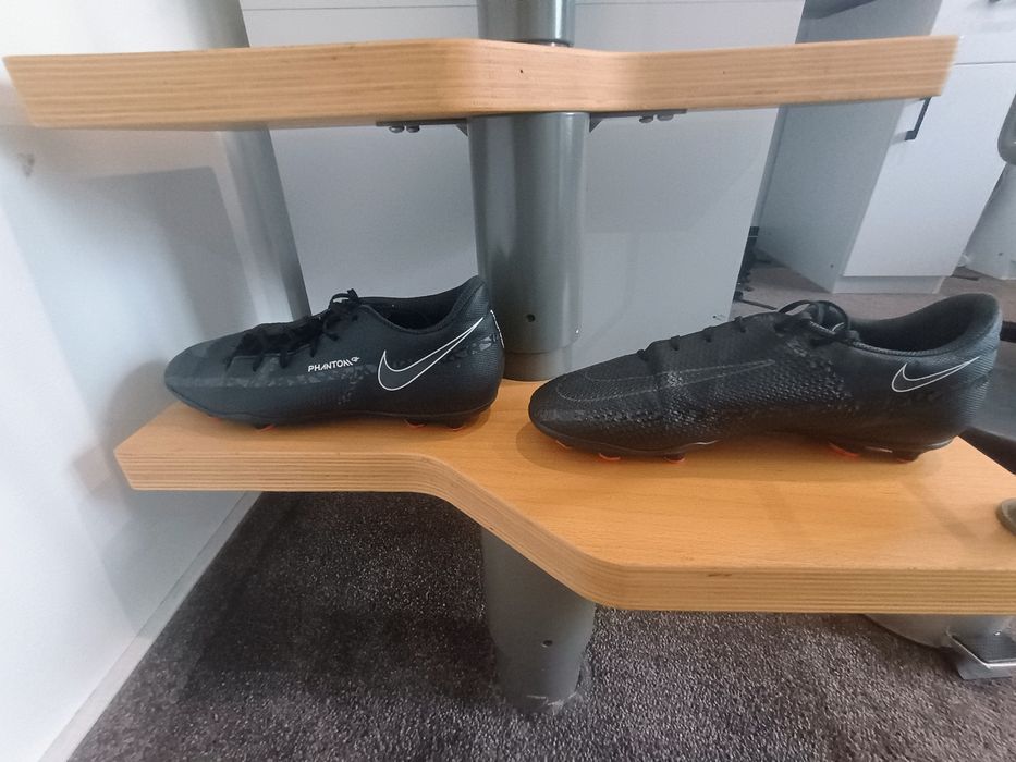Nike Phantom Gt 42
