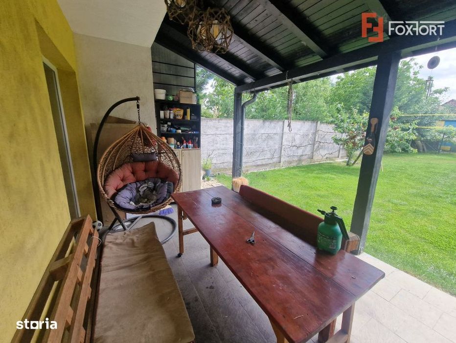 Duplex de vanzare cu 4 camere, cu teren de 303 mp, Ghiroda