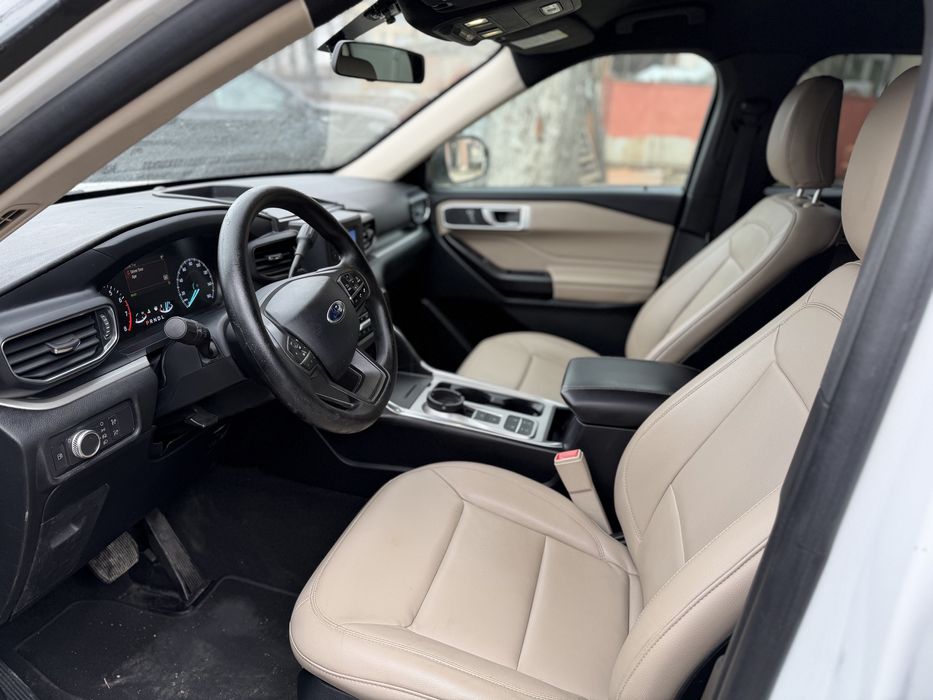 2020 Ford Explorer hybrid 33500€