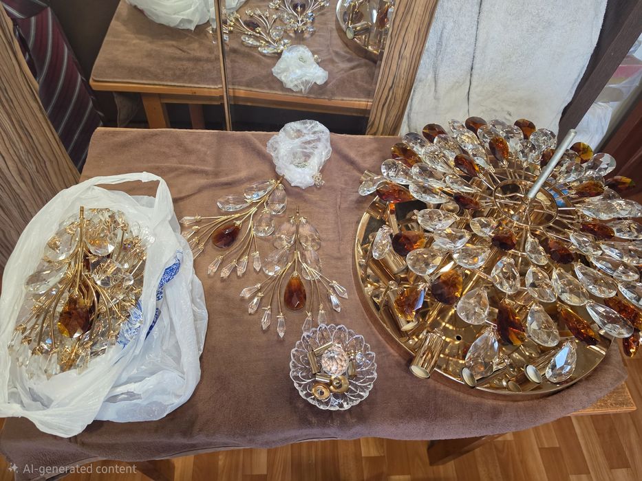 Люстра позолоченое