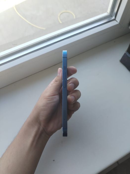 iPhone 13 в хорошом состоянии