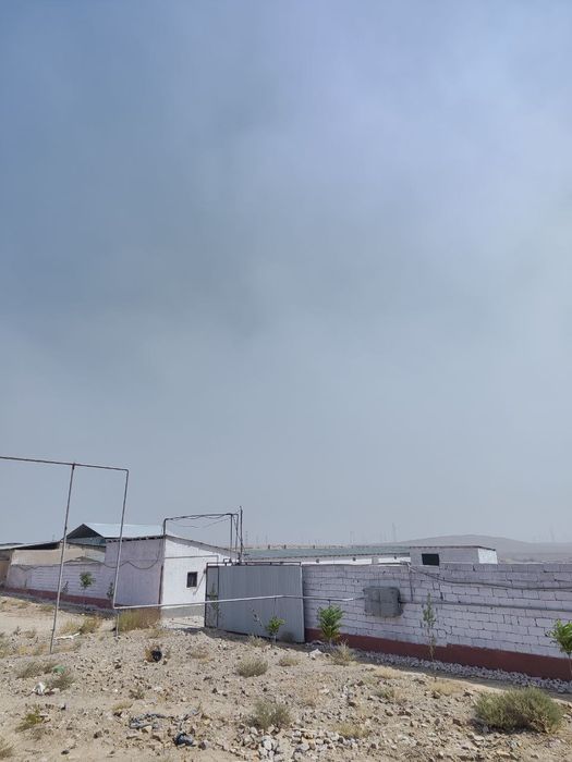 Broller boqiladigan tovuqhona sotiladi