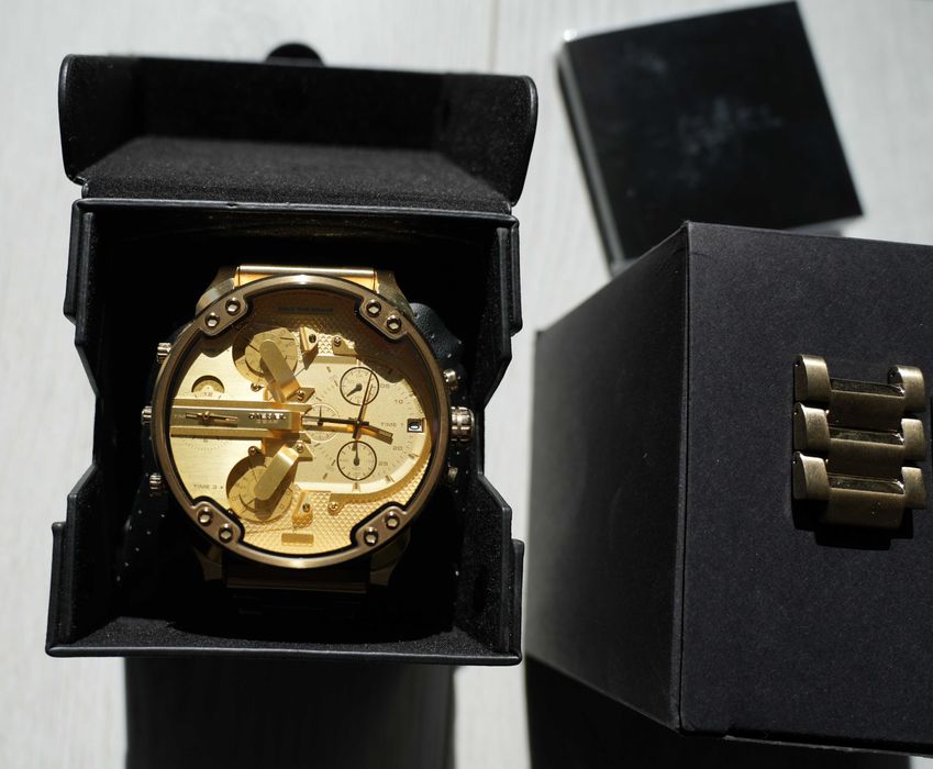 DIESEL мъжки часовник златен - УНИКАТ!