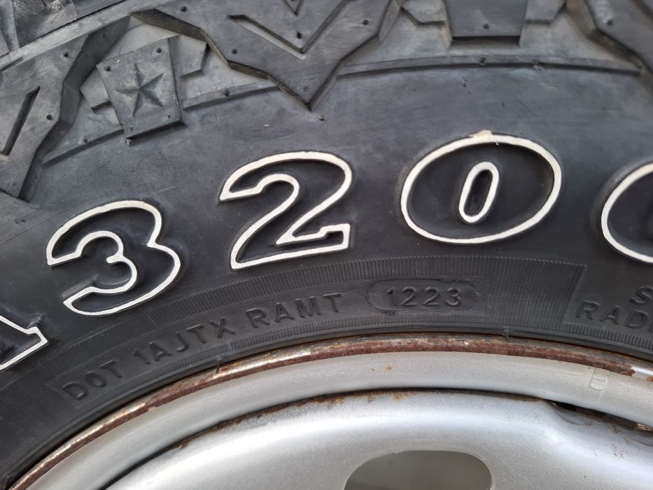 Гуми с джанти 215/75  R15