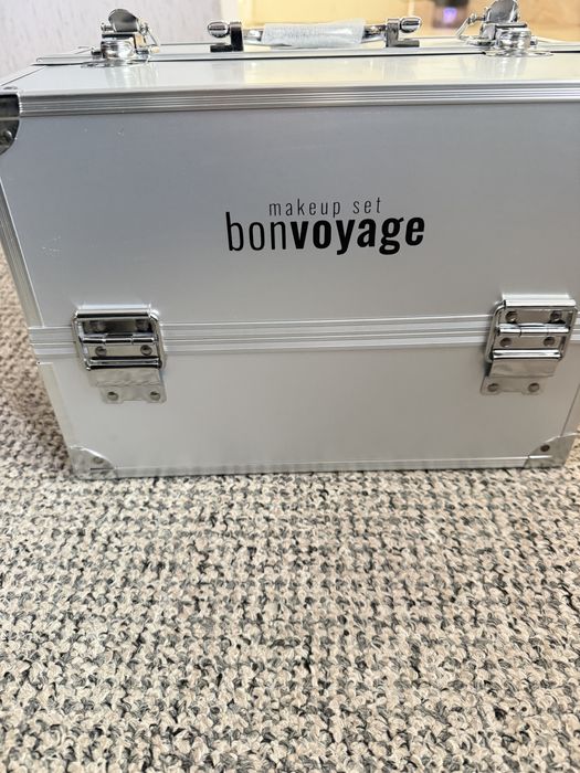 Trusa make up 100 de piese