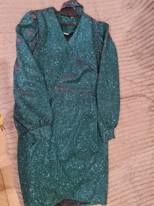 Продам  праздничное платье