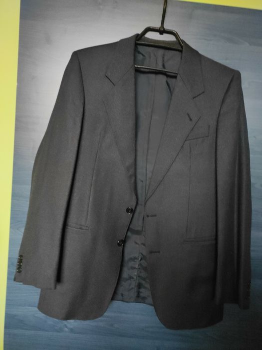 Sacouri de bărbați, diferite mărimi, diferite modele, diferite culori