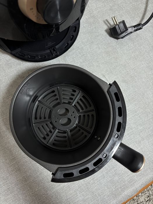 Friteuză Air Fryer Decakila 2L – Nefolosită