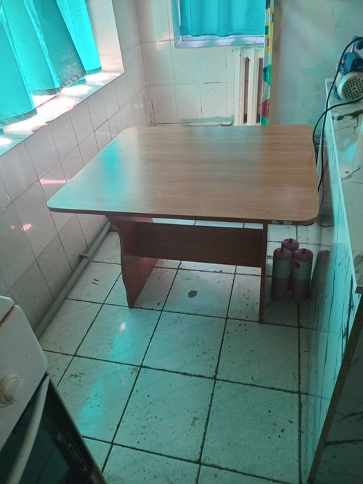 Продам газову плиту.