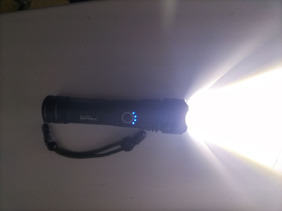 продам мощный фонарик