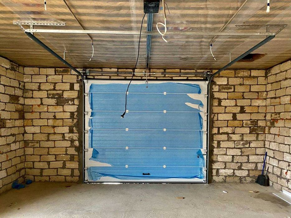 Гаражные секционные ворота