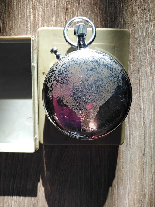 Секундомеры не рабочие и динамометр