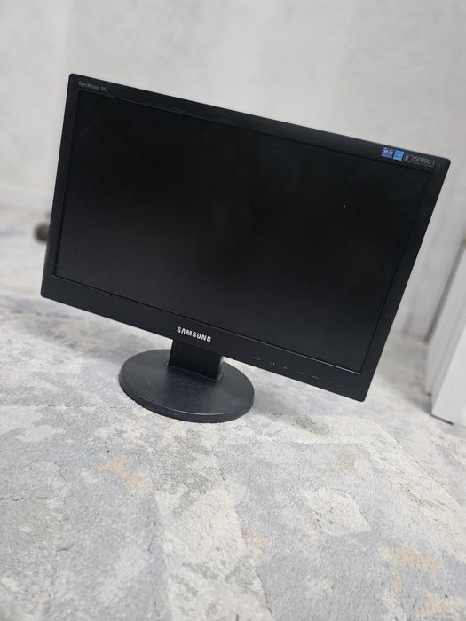 Монитор Samsung не большой