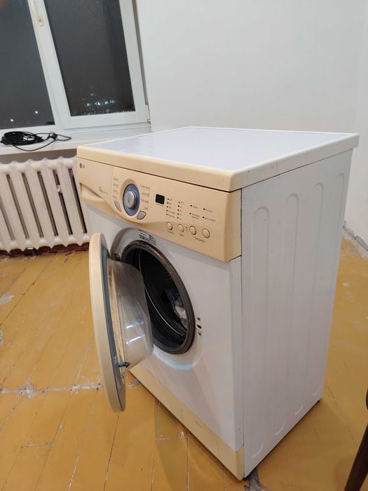 Продам стиральную машину LG